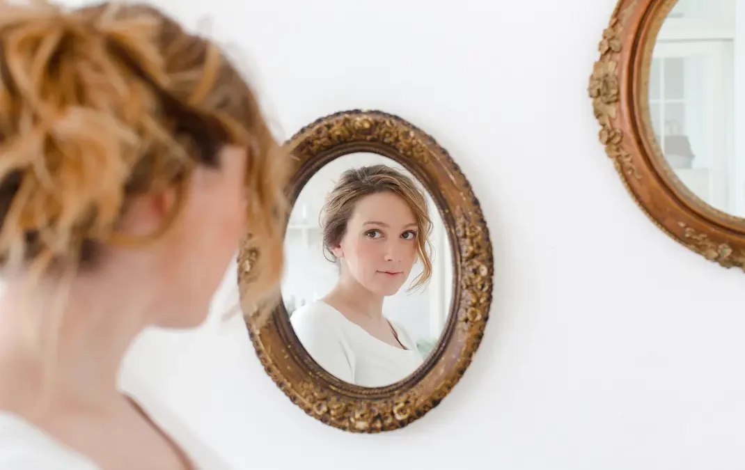 Когато ролите в живота ни пречат да бъдем себе си – пътят на самопознанието в „Търся се“